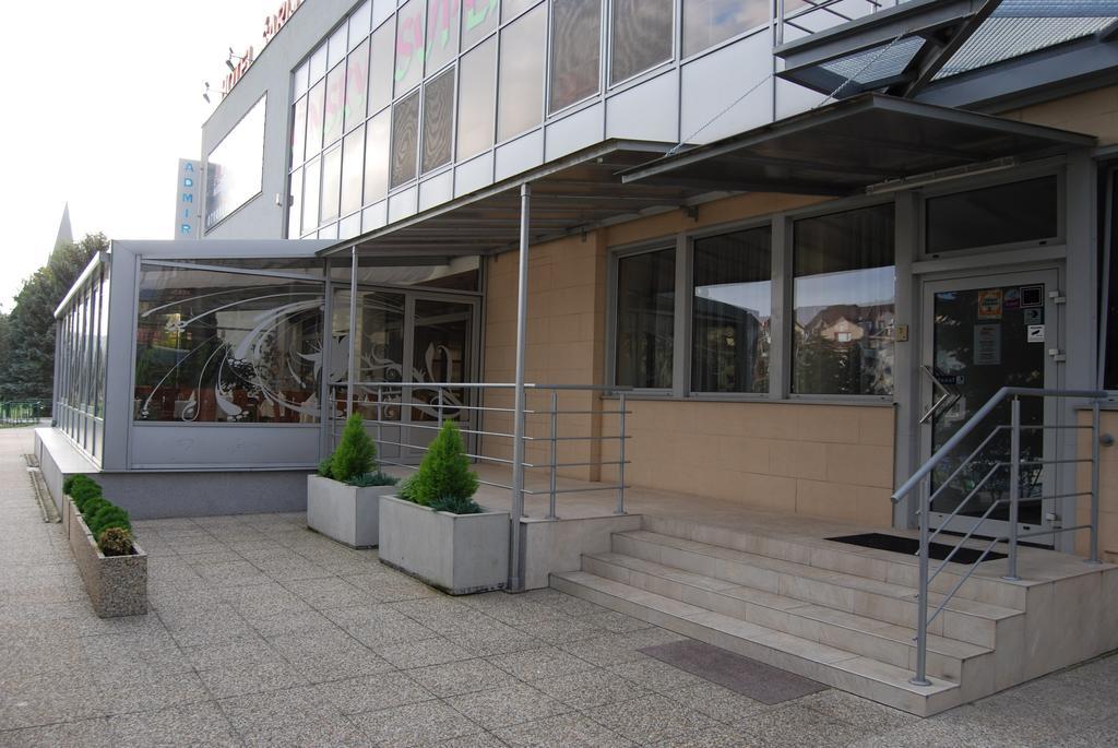 Hotel Saris 3*